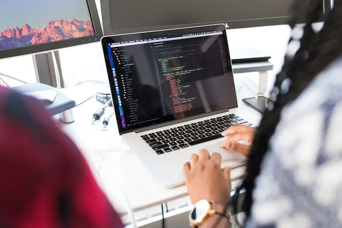 7 Ways How Custom Business Websites Boost Sales illustration
