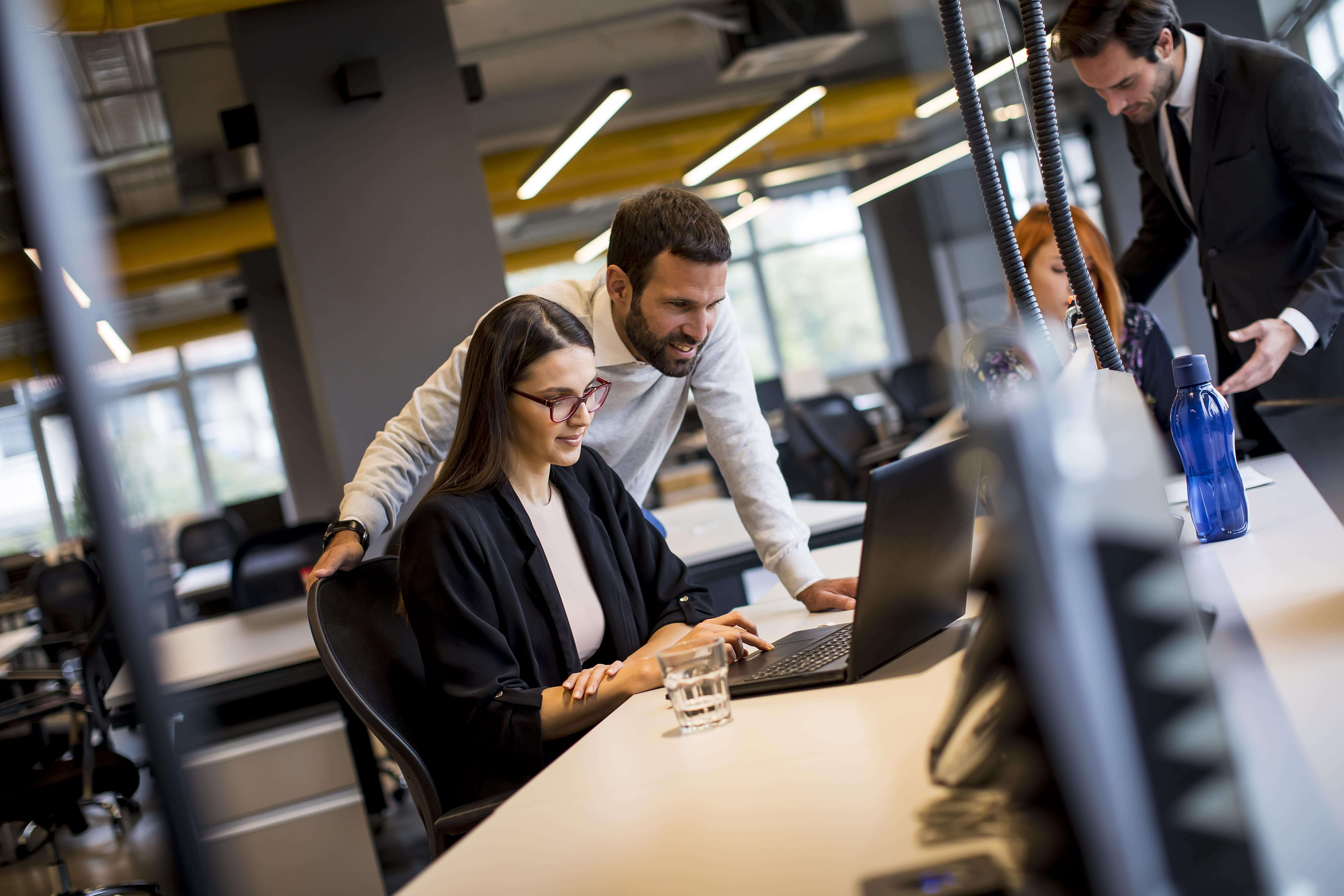 Group young business people the modern office